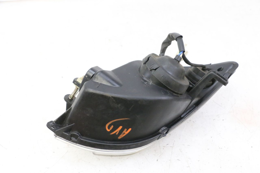 photo de FARO DELANTERO DERECHO PEUGEOT CITYSTAR 50 (2013 - 2017) - Detalles de los puntos de fijación