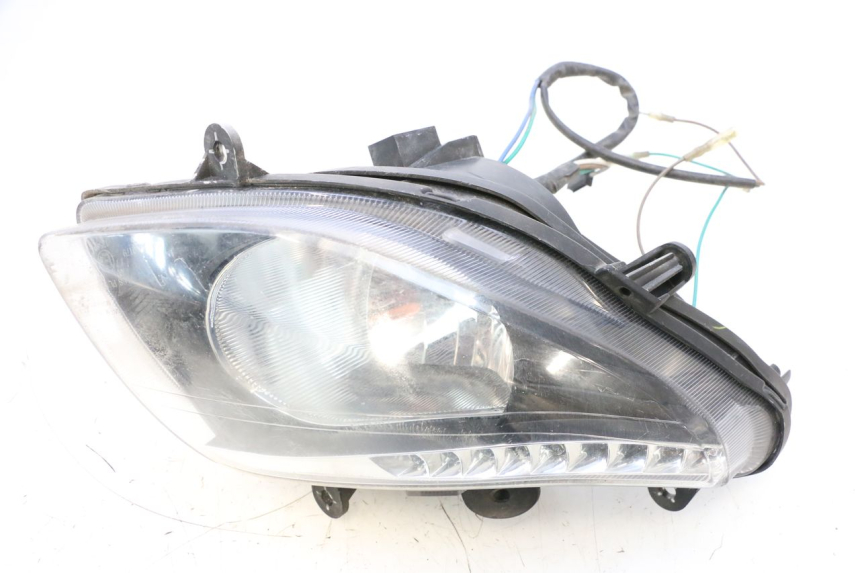 photo de FARO DELANTERO DERECHA SYM GTS EVO 125 (2009 - 2013) - Primer plano técnico