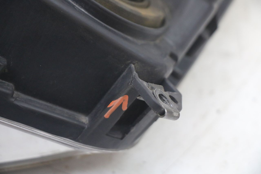 photo de FARO DELANTERO DERECHA PEUGEOT SPEEDFIGHT 3 LC 2T 50 (2009 - 2015) - Estado de la superficie y material