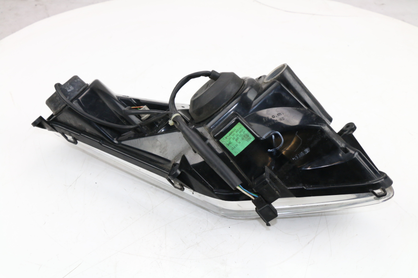 photo de FARO DELANTERO DERECHA PEUGEOT SATELIS COMPRESSOR K15 125 (2006 - 2009) - Enfoque en la estructura