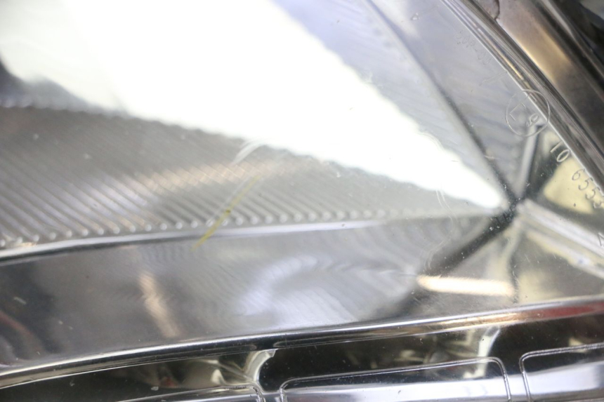 photo de FARO DELANTERO DERECHA PEUGEOT SATELIS 125 (2013 - 2018) - Detalle de la pieza