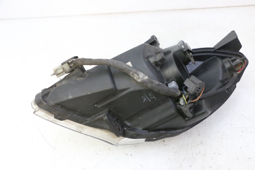 photo de FARO DELANTERO DERECHA PEUGEOT SATELIS 125 (2013 - 2018) - Detalles de los puntos de fijación