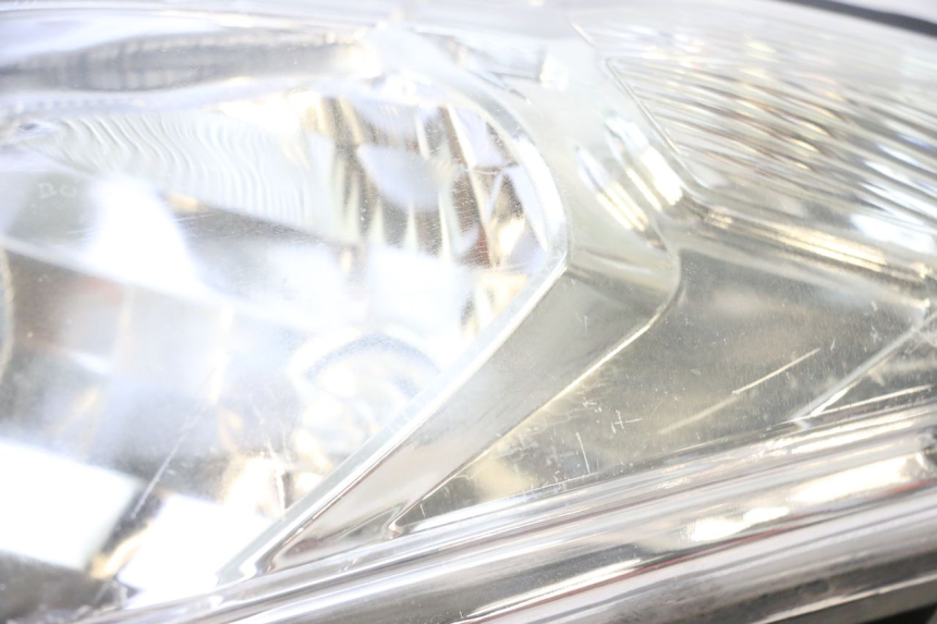 photo de FARO DELANTERO DERECHA PEUGEOT SATELIS 125 (2013 - 2018) - Detalles de los puntos de fijación