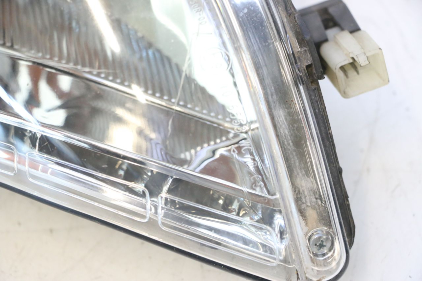 photo de FARO DELANTERO DERECHA PEUGEOT SATELIS 125 (2013 - 2018) - Estado de la superficie y material