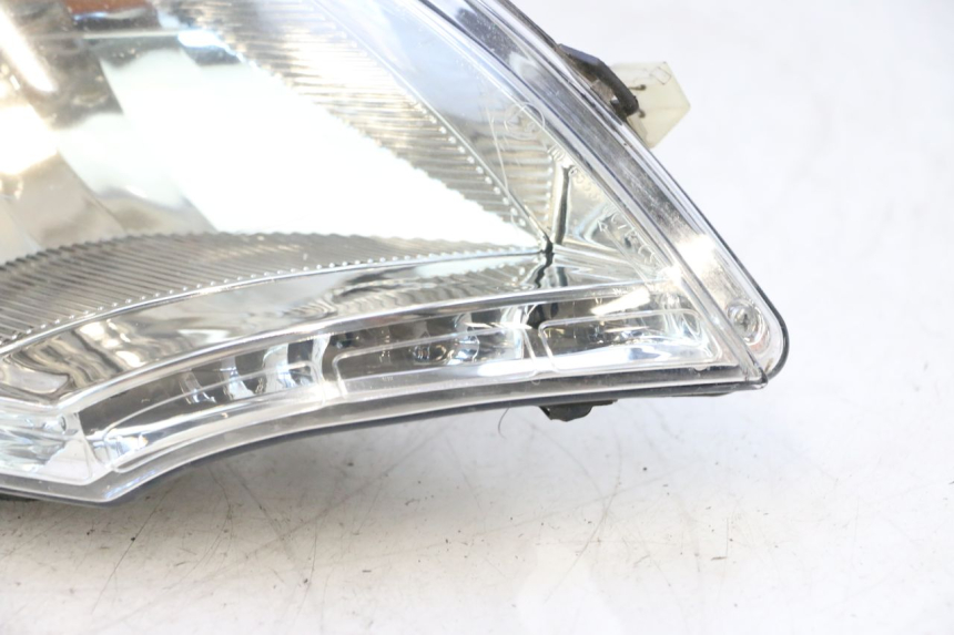 photo de FARO DELANTERO DERECHA PEUGEOT SATELIS 125 (2013 - 2018) - Recambio usado revisado