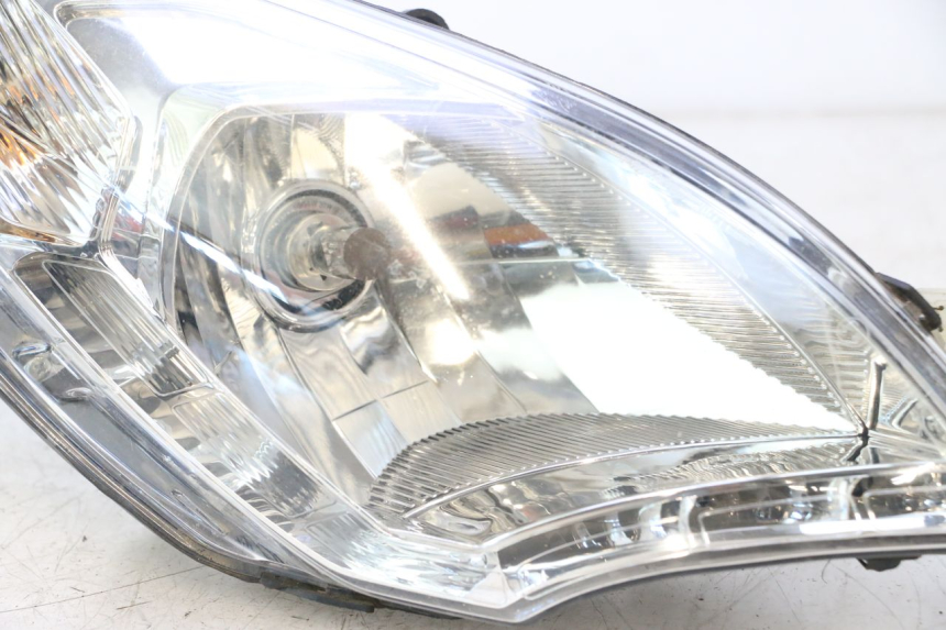 photo de FARO DELANTERO DERECHA PEUGEOT SATELIS 125 (2013 - 2018) - Marcados y referencias originales