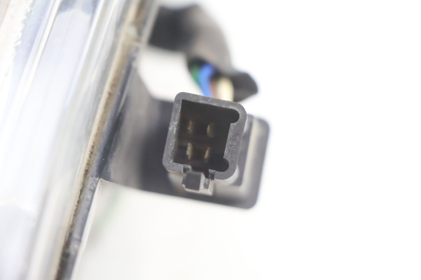 photo de FARO DELANTERO DERECHO PEUGEOT SATELIS 125 (2006 - 2009) - Estado de la superficie y material