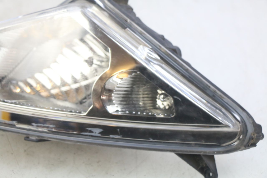 photo de FARO DELANTERO DERECHO PEUGEOT SPEEDFIGHT 3 AIR 50 (2009 - 2015) - Otra perspectiva