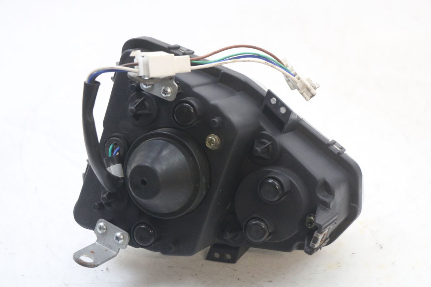 photo de FARO DELANTERO EBROH BRAVO GLE 1 (2020 - 2024) - Estado de la superficie y material