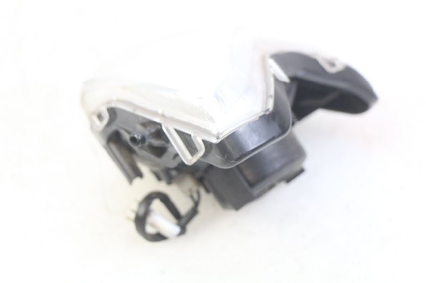 photo de FARO DELANTERO YAMAHA D'ELIGHT DELIGHT 125 (2017 - 2020) - Primer plano técnico