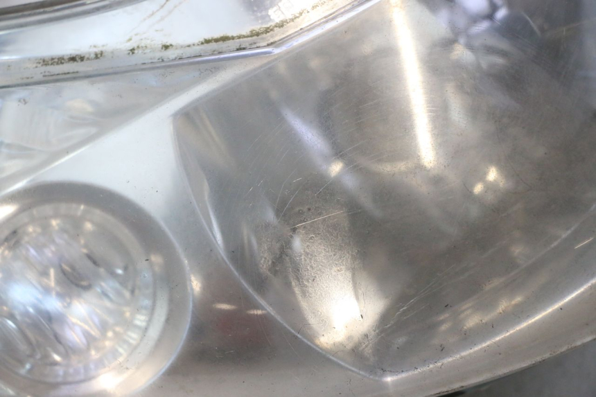 photo de FARO DELANTERO PEUGEOT ELYSTAR 50 (2002 - 2014) - Inspección visual detallada