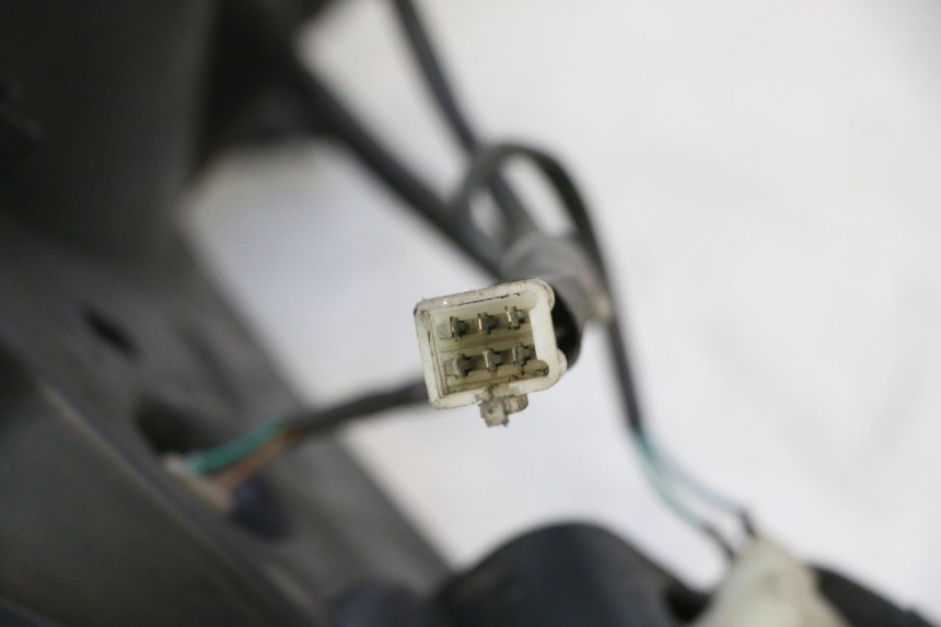 photo de FARO DELANTERO PEUGEOT ELYSTAR 50 (2002 - 2014) - Zoom estado de uso