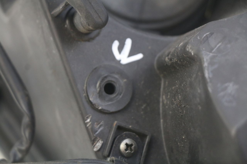 photo de FARO DELANTERO HONDA FES PANTHEON 125 (2003 - 2007) - Primer plano técnico