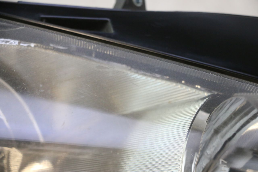 photo de FARO DELANTERO HONDA FES PANTHEON 125 (2003 - 2007) - Detalles de los puntos de fijación