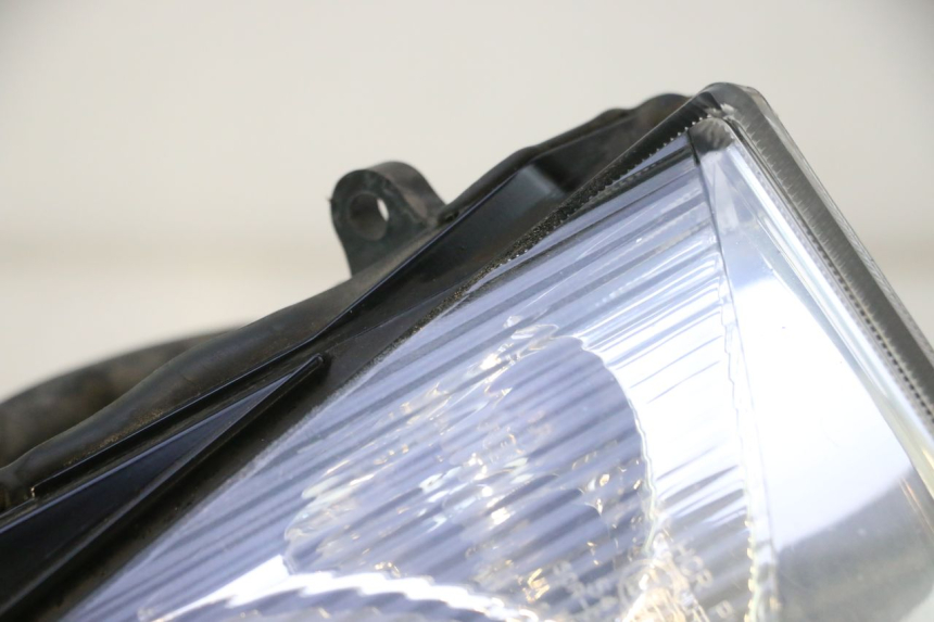 photo de FARO DELANTERO HONDA FES PANTHEON 125 (2003 - 2007) - Estado de la superficie y material