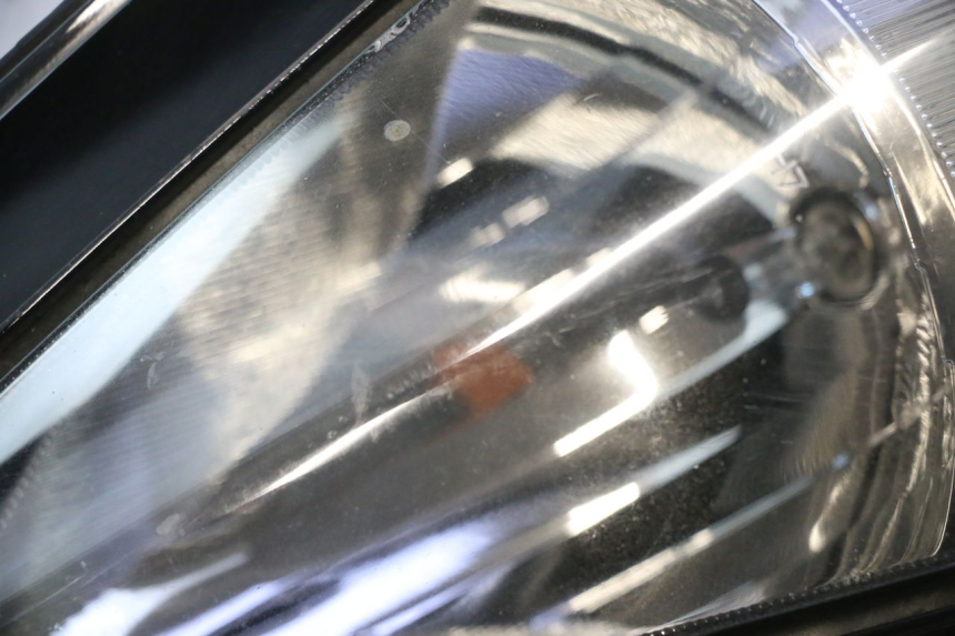 photo de FARO DELANTERO HONDA FES PANTHEON 125 (2003 - 2007) - Marcados y referencias originales