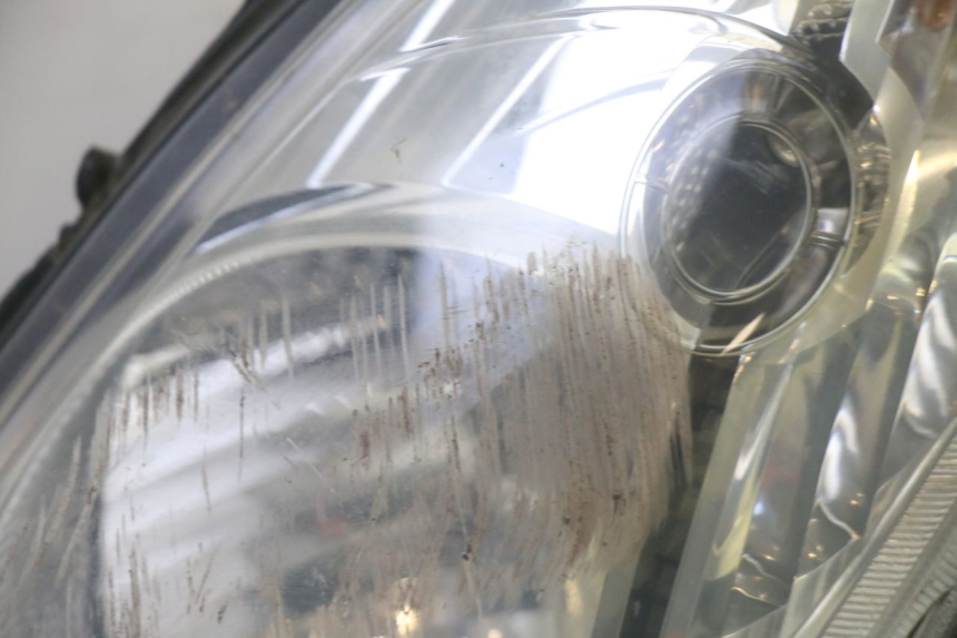 photo de FARO DELANTERO HONDA FES S-WING SWING ABS 125 (2007 - 2015) - Otra perspectiva