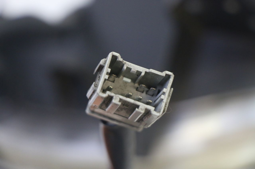 photo de FARO DELANTERO HONDA FES S-WING SWING ABS 125 (2007 - 2015) - Estado de la superficie y material