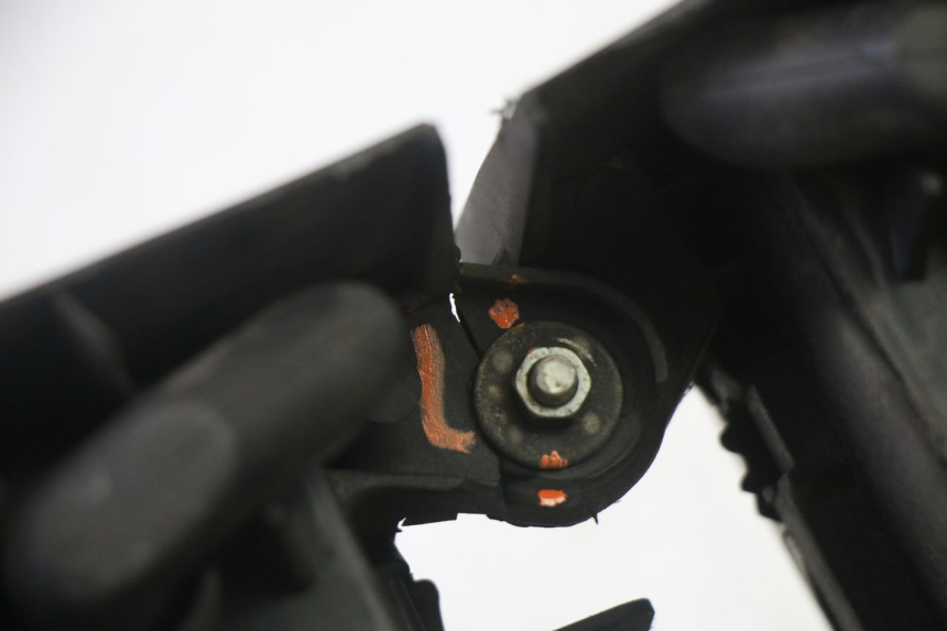 photo de FARO DELANTERO HONDA FES S-WING SWING ABS 125 (2007 - 2015) - Zoom sobre los componentes