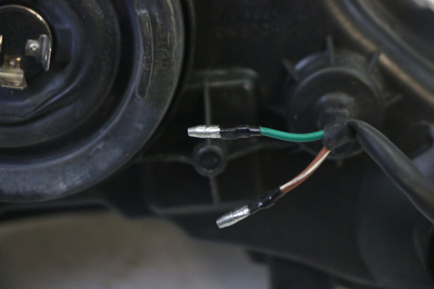 photo de FARO DELANTERO STAHO FH 50 (2018 - 2019) - Características distintivas