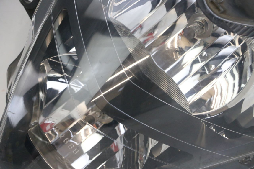 photo de FARO DELANTERO HONDA FJS SILVERWING SILVER WING 600 (2001 - 2010) - Primer plano de alta resolución