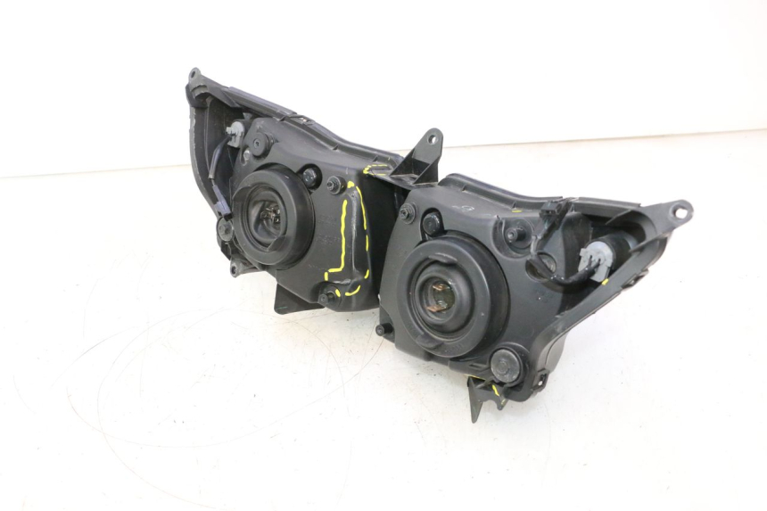 photo de FARO DELANTERO YAMAHA FZ8 800 (2010 - 2016) - Detalle de la pieza