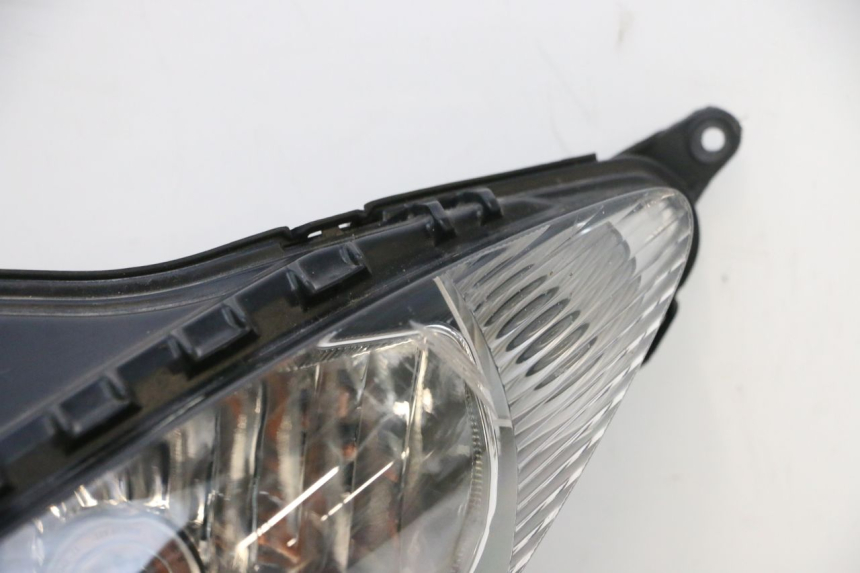 photo de FARO DELANTERO YAMAHA FZ8 800 (2010 - 2016) - Primer plano técnico