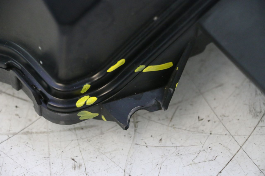 photo de FARO DELANTERO YAMAHA FZ8 800 (2010 - 2016) - Detalles de los puntos de fijación