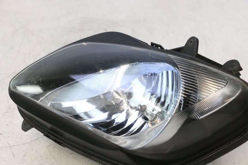 photo de FARO DELANTERO IZQUIERDA SUZUKI BURGMAN EXECUTIVE ABS 650 (2006 - 2012) - Otra perspectiva
