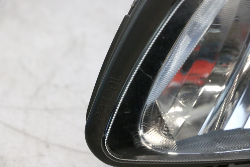 photo de FARO DELANTERO IZQUIERDA SUZUKI BURGMAN EXECUTIVE ABS 650 (2006 - 2012) - Estado de la superficie y material