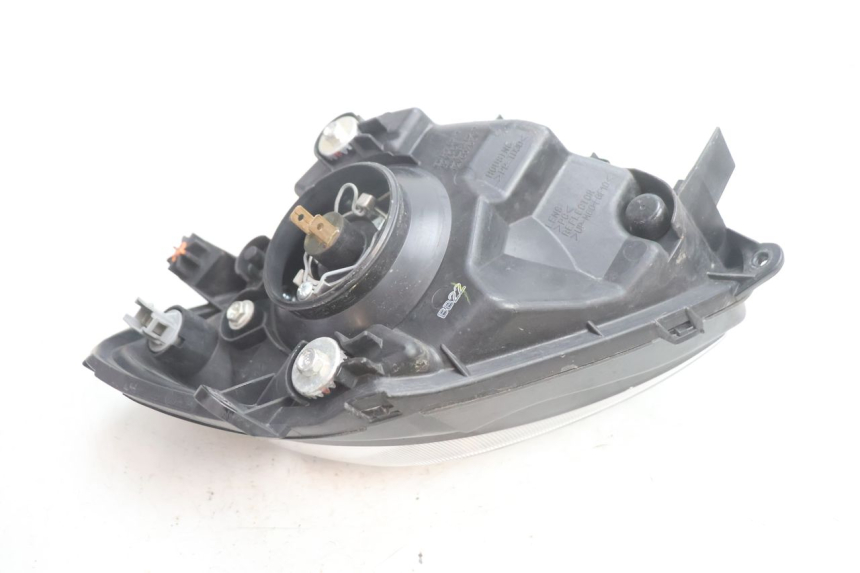 photo de FARO DELANTERO IZQUIERDA SUZUKI BURGMAN EXECUTIVE ABS 650 (2006 - 2012) - Detalles de los puntos de fijación