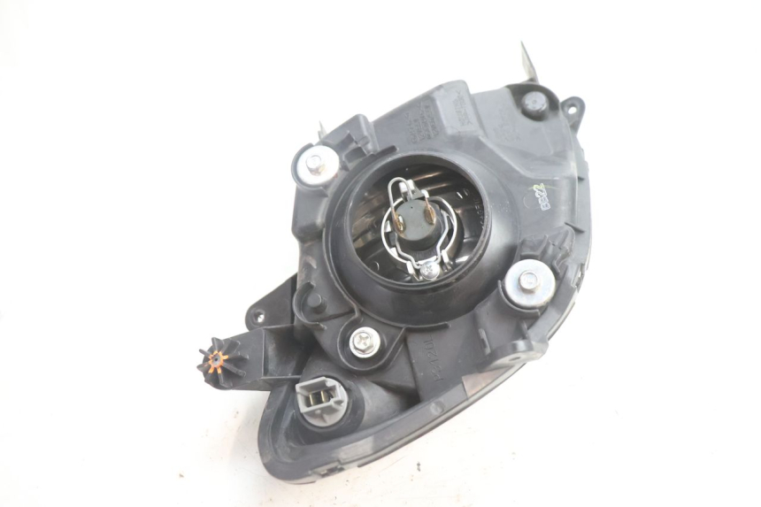 photo de FARO DELANTERO IZQUIERDA SUZUKI BURGMAN EXECUTIVE ABS 650 (2006 - 2012) - Estado de la superficie y material