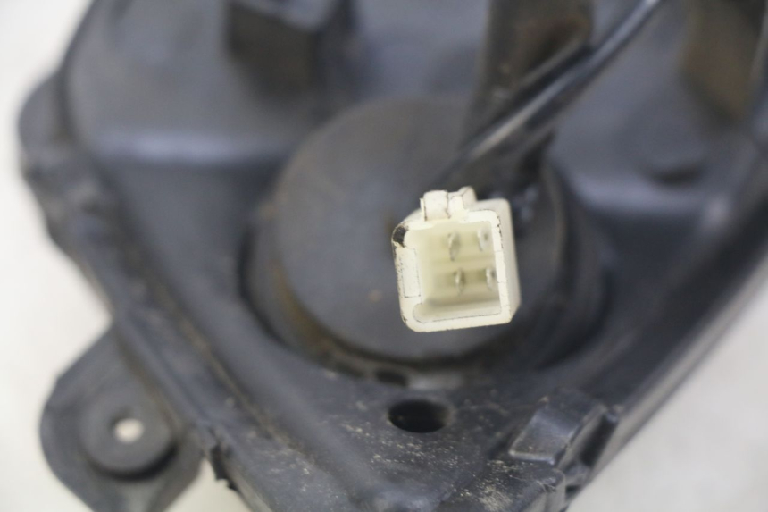 photo de FARO DELANTERO IZQUIERDO PEUGEOT CITYSTAR 2T 50 (2018 - 2021) - Primer plano técnico