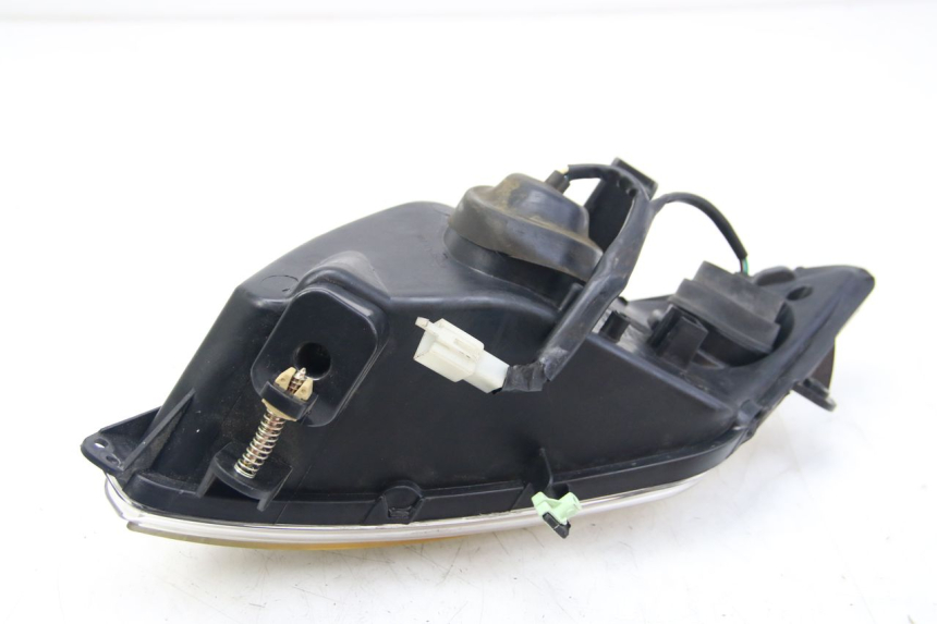 photo de FARO DELANTERO IZQUIERDO PEUGEOT CITYSTAR AIR 125 (2014 - 2017) - Primer plano técnico