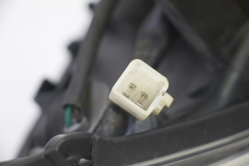 photo de FARO DELANTERO IZQUIERDO PEUGEOT CITYSTAR 50 (2013 - 2017) - Detalles de los puntos de fijación