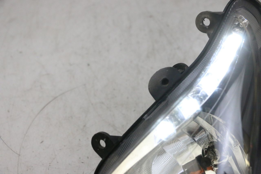 photo de FARO DELANTERO IZQUIERDA SYM GTS EVO 125 (2009 - 2013) - Zoom estado de uso