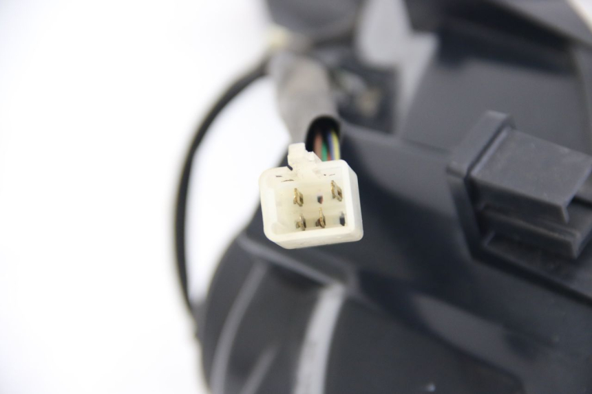 photo de FARO DELANTERO IZQUIERDO PEUGEOT SATELIS 125 (2006 - 2009) - Características distintivas