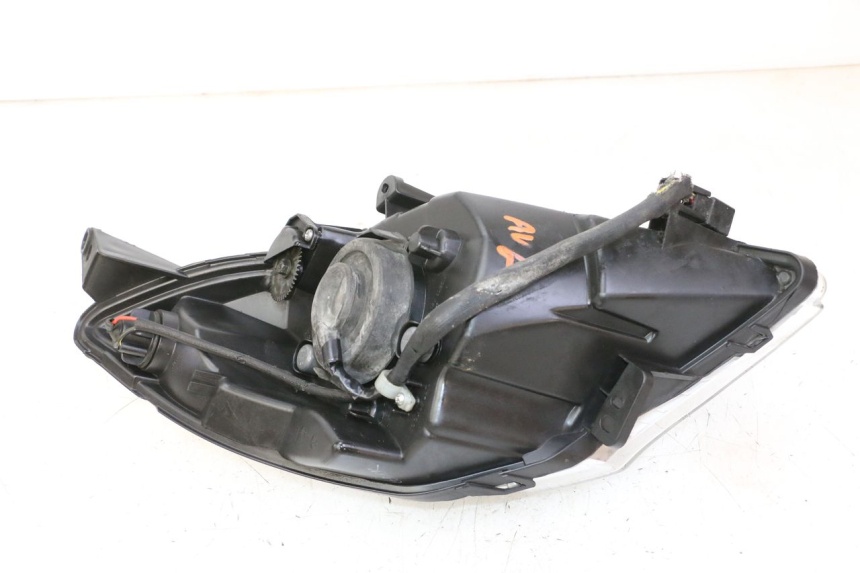 photo de FARO DELANTERO IZQUIERDA PEUGEOT SATELIS 125 (2013 - 2018) - Estado de la superficie y material