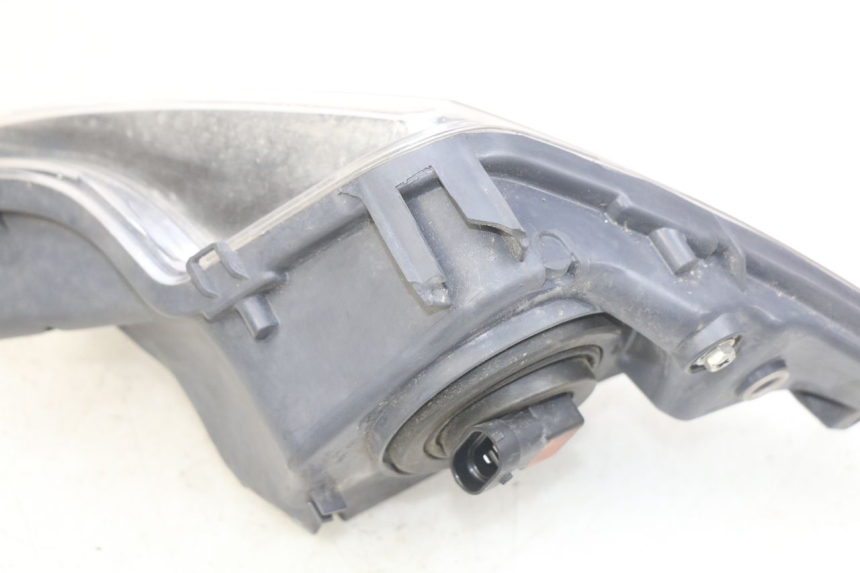 photo de FARO DELANTERO IZQUIERDO PEUGEOT SPEEDFIGHT 3 AIR 50 (2009 - 2015) - Primer plano técnico