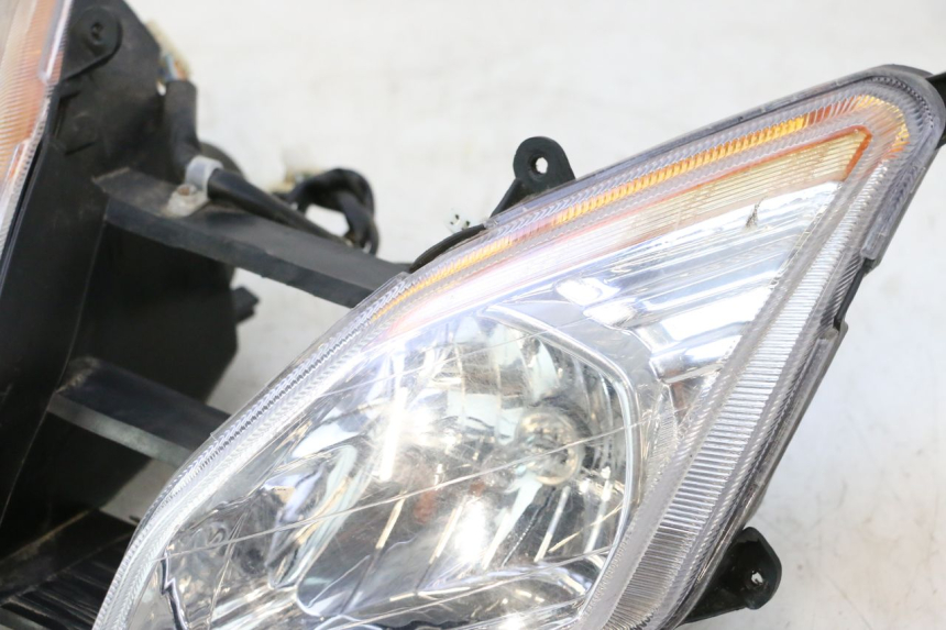 photo de FARO DELANTERO VASTRO GP 2T 50 (2013 - 2017) - Detalles de los puntos de fijación