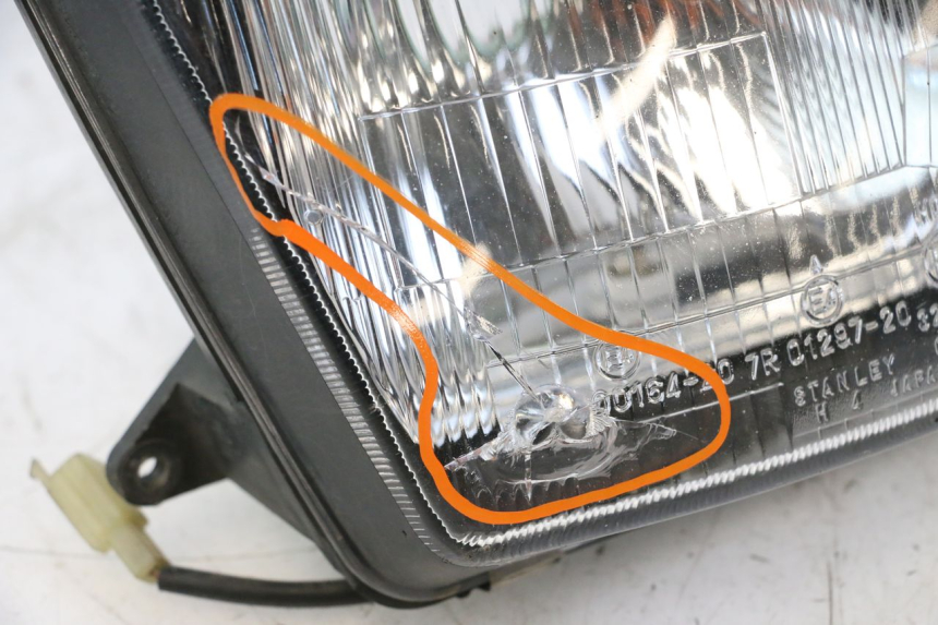 photo de FARO DELANTERO KAWASAKI GPX F ZX750F 750 (1986 - 1990) - Características distintivas