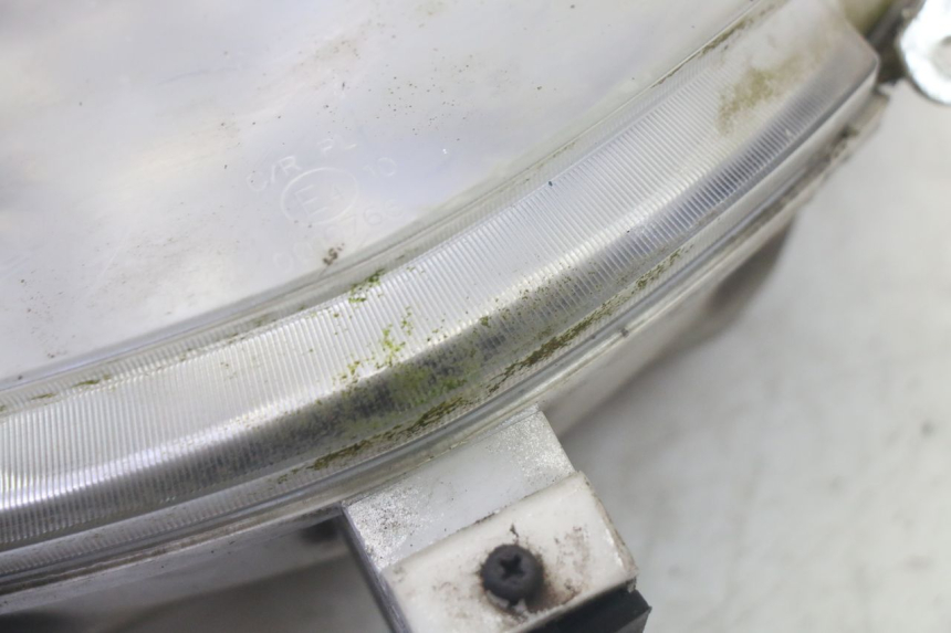 photo de FARO DELANTERO KYMCO GRAND DINK 125 (2008 - 2014) - Detalles de los puntos de fijación