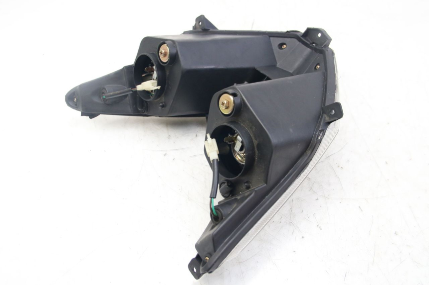 photo de FARO DELANTERO TNT MOTOR GRIDO 2T 50 (2010 - 2019) - Primer plano técnico