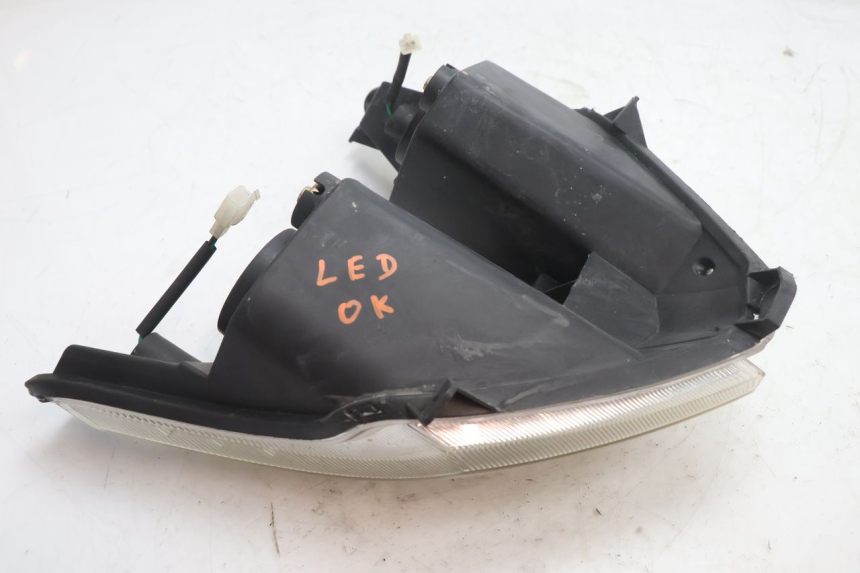 photo de FARO DELANTERO TNT MOTOR GRIDO 2T 50 (2010 - 2019) - Primer plano técnico