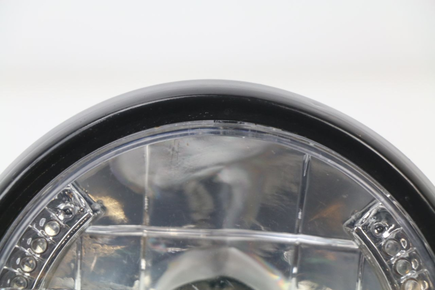 photo de FARO DELANTERO SUZUKI GSF N BANDIT 600 (1996 - 1999) - Primer plano de alta resolución