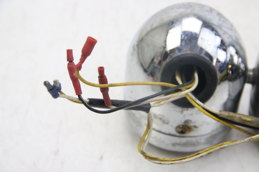 photo de FARO DELANTERO SUZUKI GSX-F GSX  F 1100 (1988 - 1994) - Detalles de los puntos de fijación