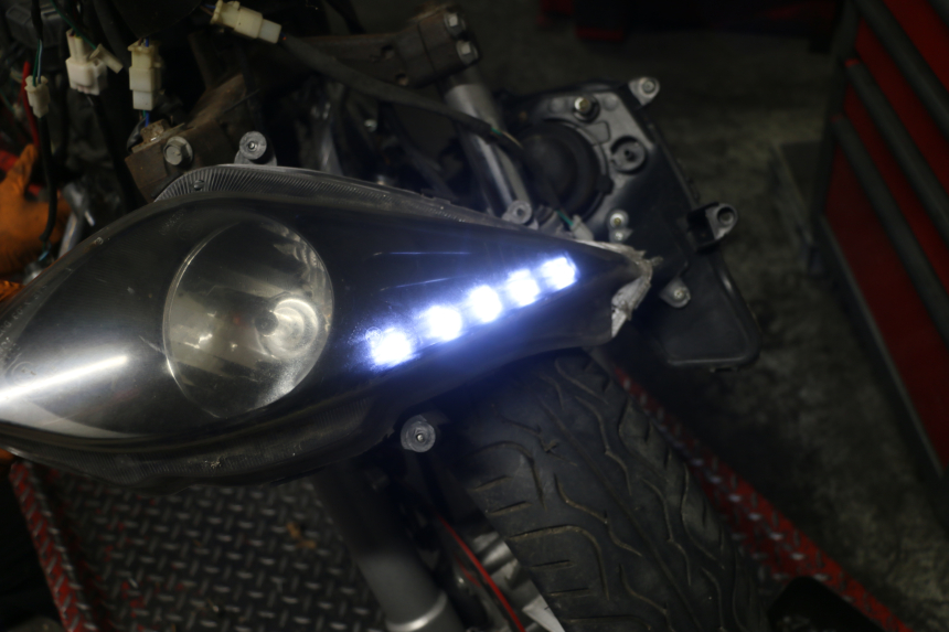 photo de FARO DELANTERO JM MOTORS GTS 125 (2015 - 2019) - Zoom estado de uso