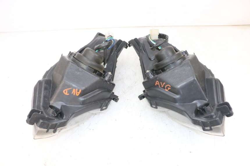 photo de FARO DELANTERO JM MOTORS GTS 125 (2015 - 2019) - Detalles de los puntos de fijación