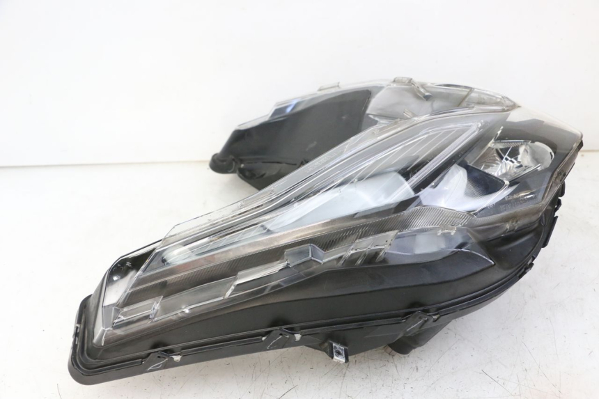 photo de FARO DELANTERO HONDA FORZA 125 (2021 - 2025) - Características distintivas
