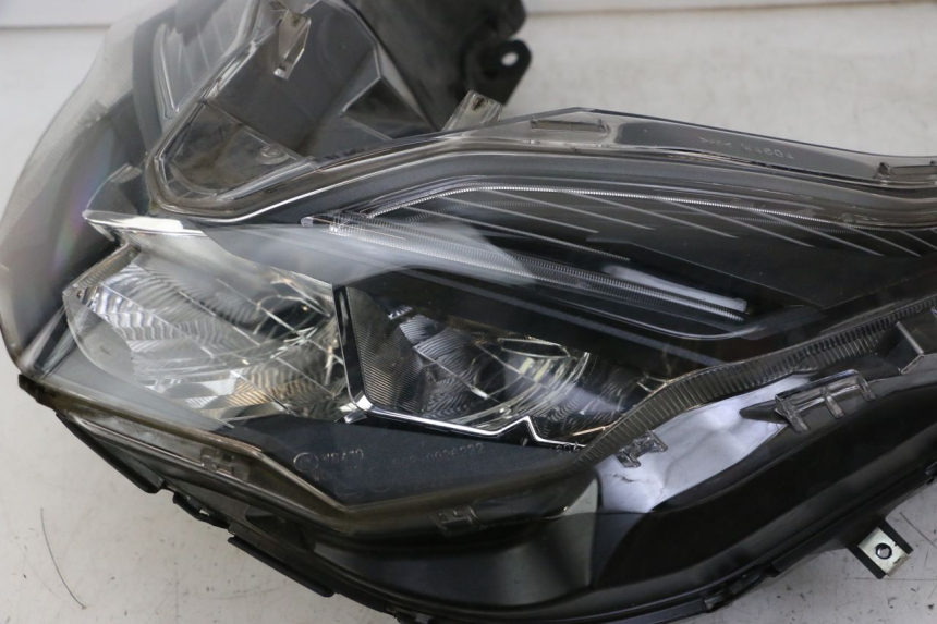 photo de FARO DELANTERO HONDA FORZA 125 (2021 - 2025) - Estado de la superficie y material